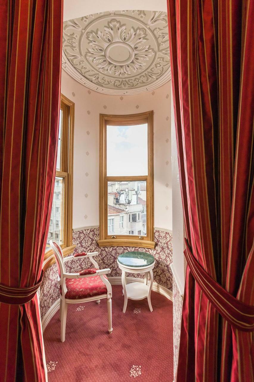 King Suite Bay Window