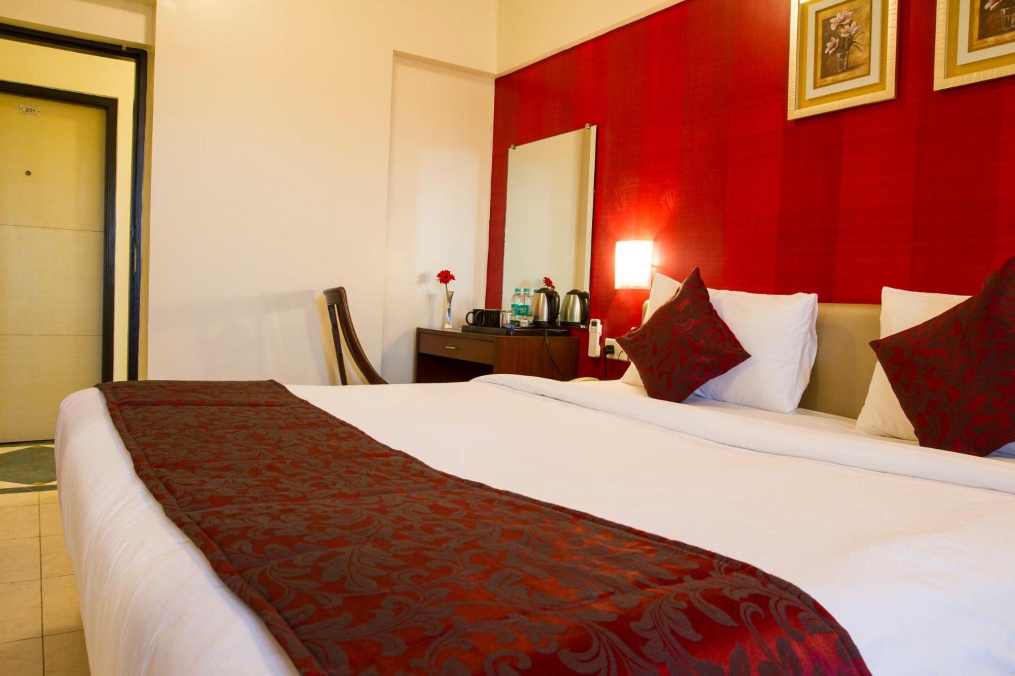 Standard Queen Room