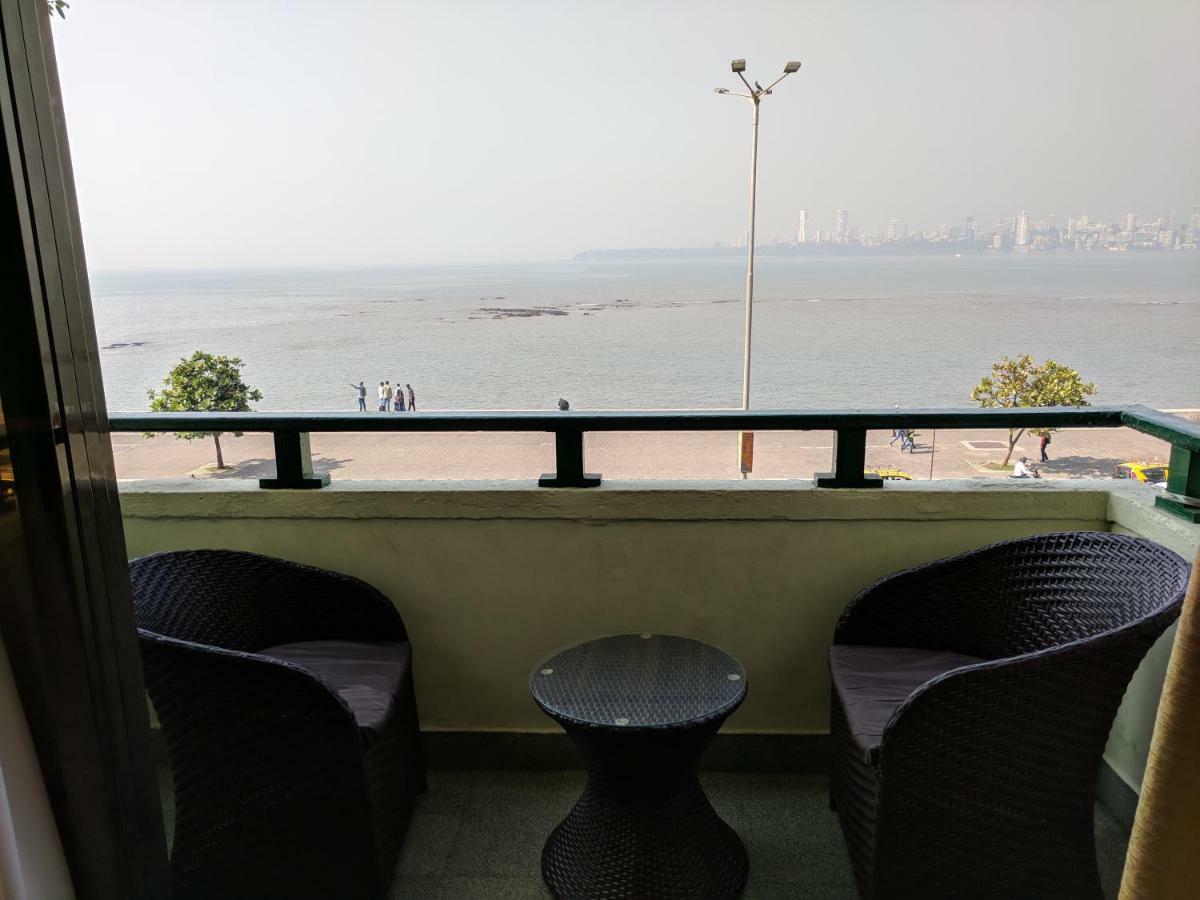 Quarto Superior com Varanda e Vista Mar