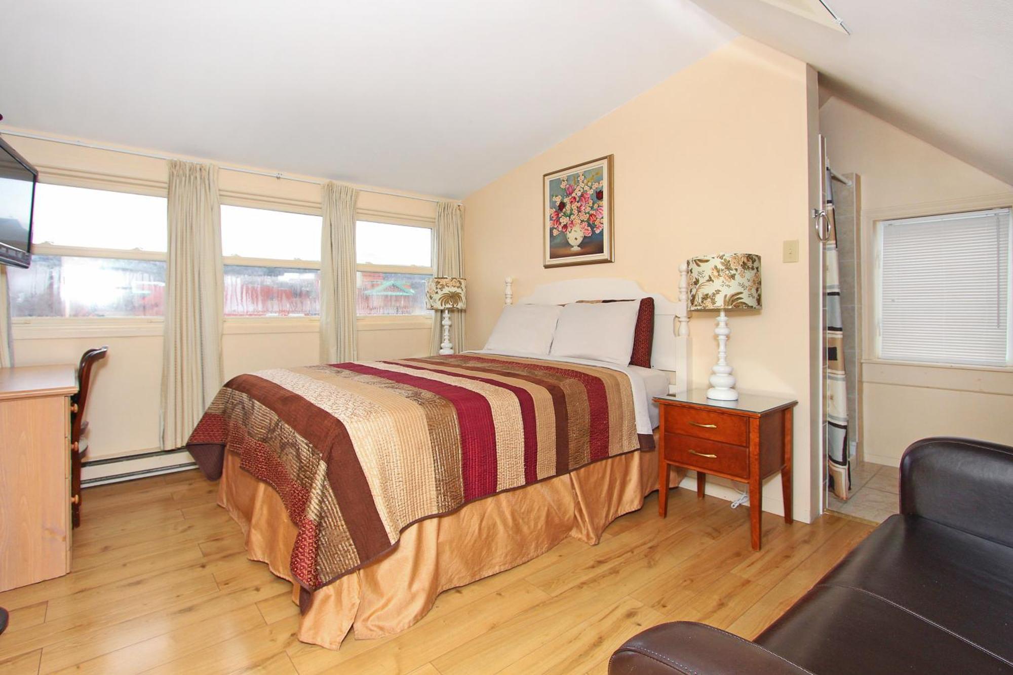 Queen Room