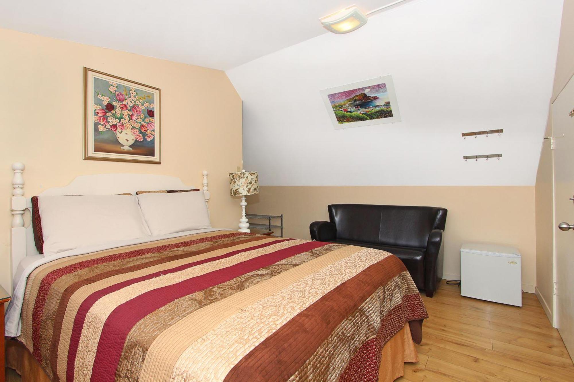 Queen Room