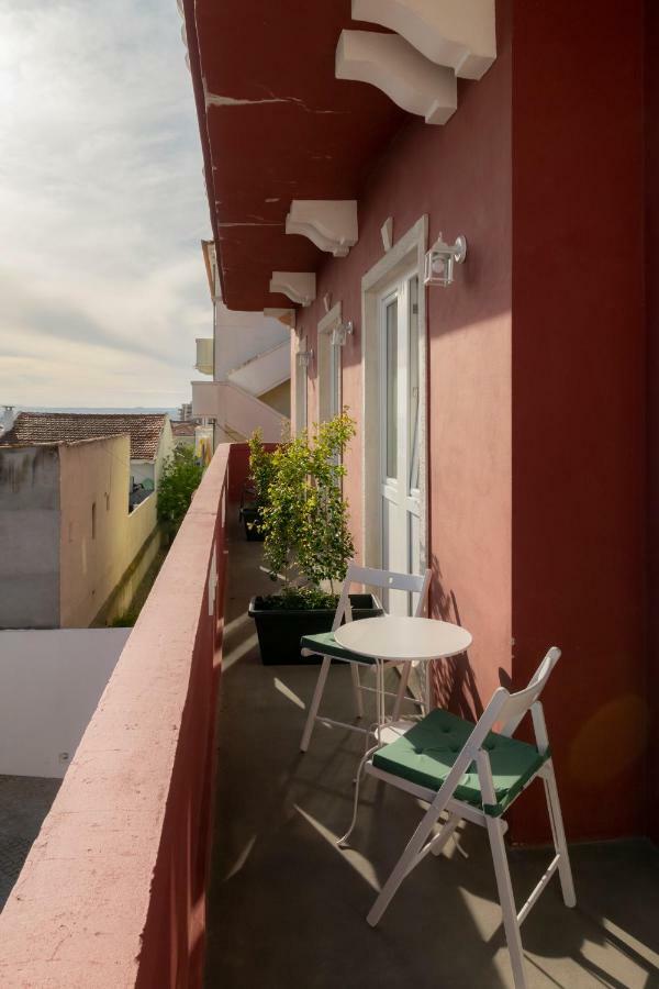 Apartamento com 3 Quartos e Vista Piscina