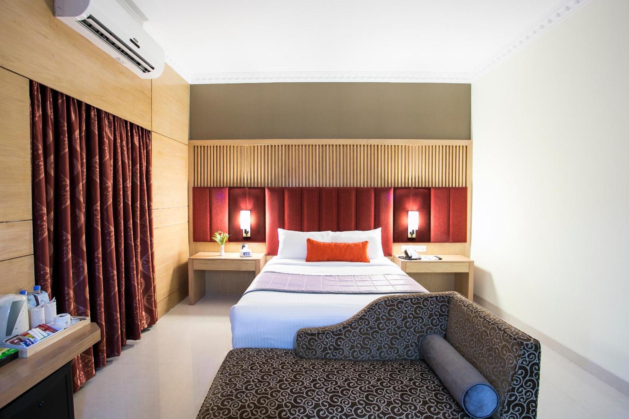 Deluxe Queen Room