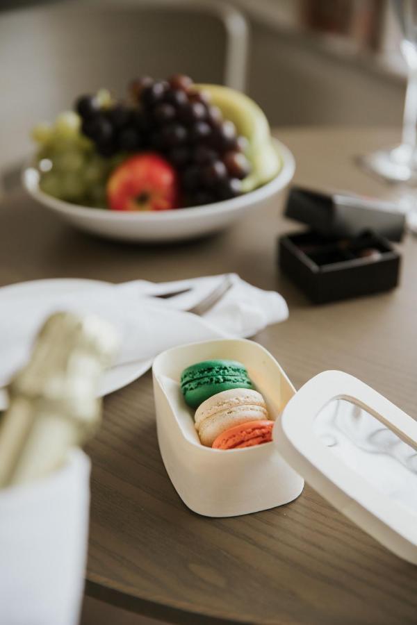 Lambeth Suite,918340642:JPEG