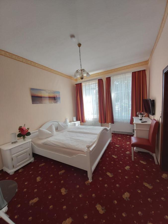 Double Room,929990182:JPEG