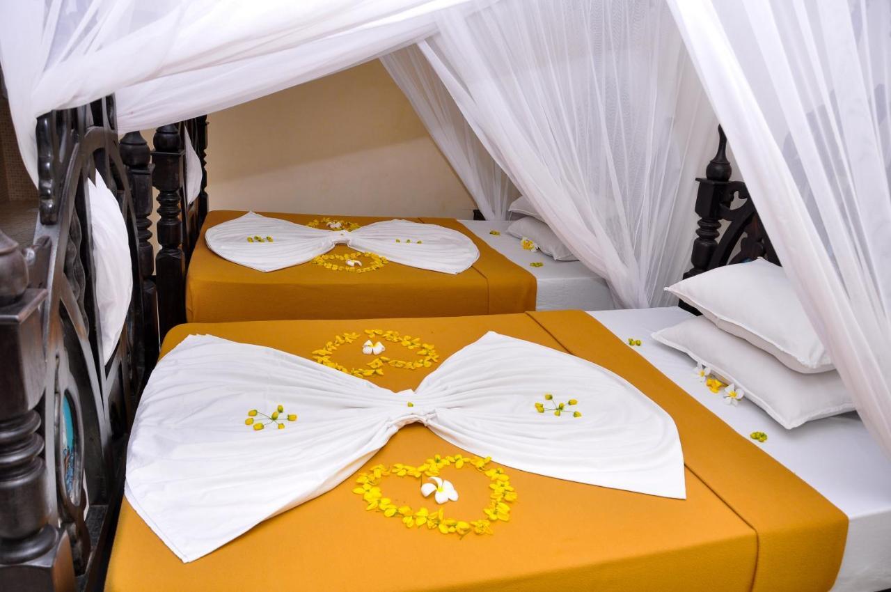 Quarto com 2 Camas de Solteiro e Varanda