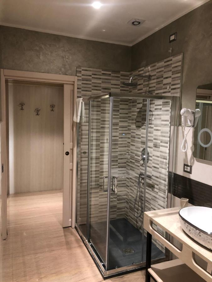Deluxe Suite Spa Bath
