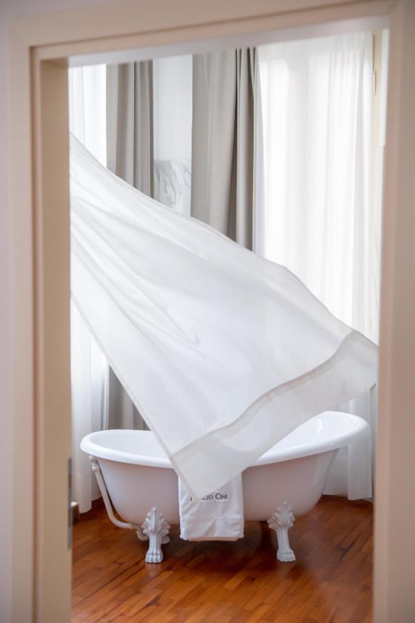 Superior Triple Room Bath