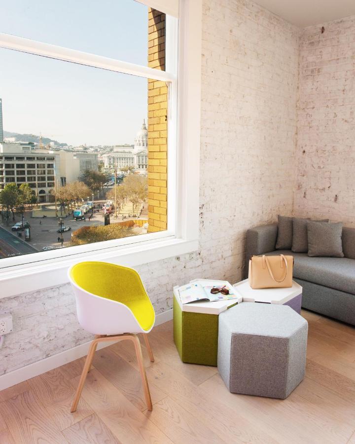 Corner Queen Room