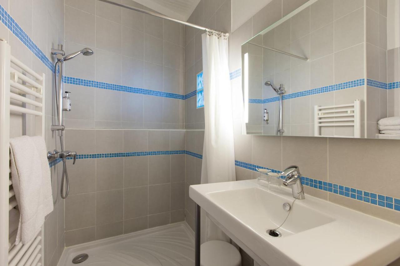 Twin Room,1444777069:JPEG
