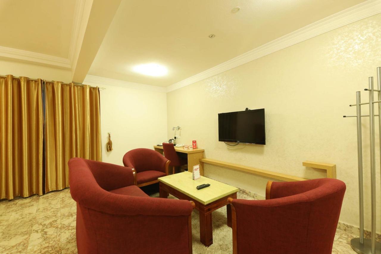 Family Room,979072045:JPEG