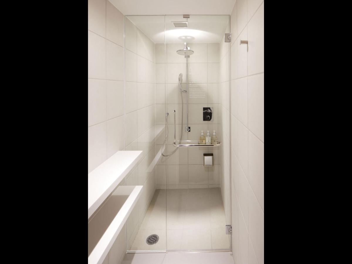 Capsule Room Male Guests Non-Smoking