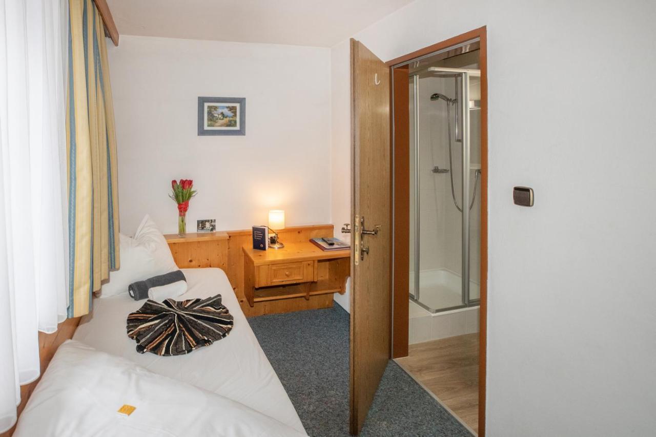 Single Room,1588406510:JPEG