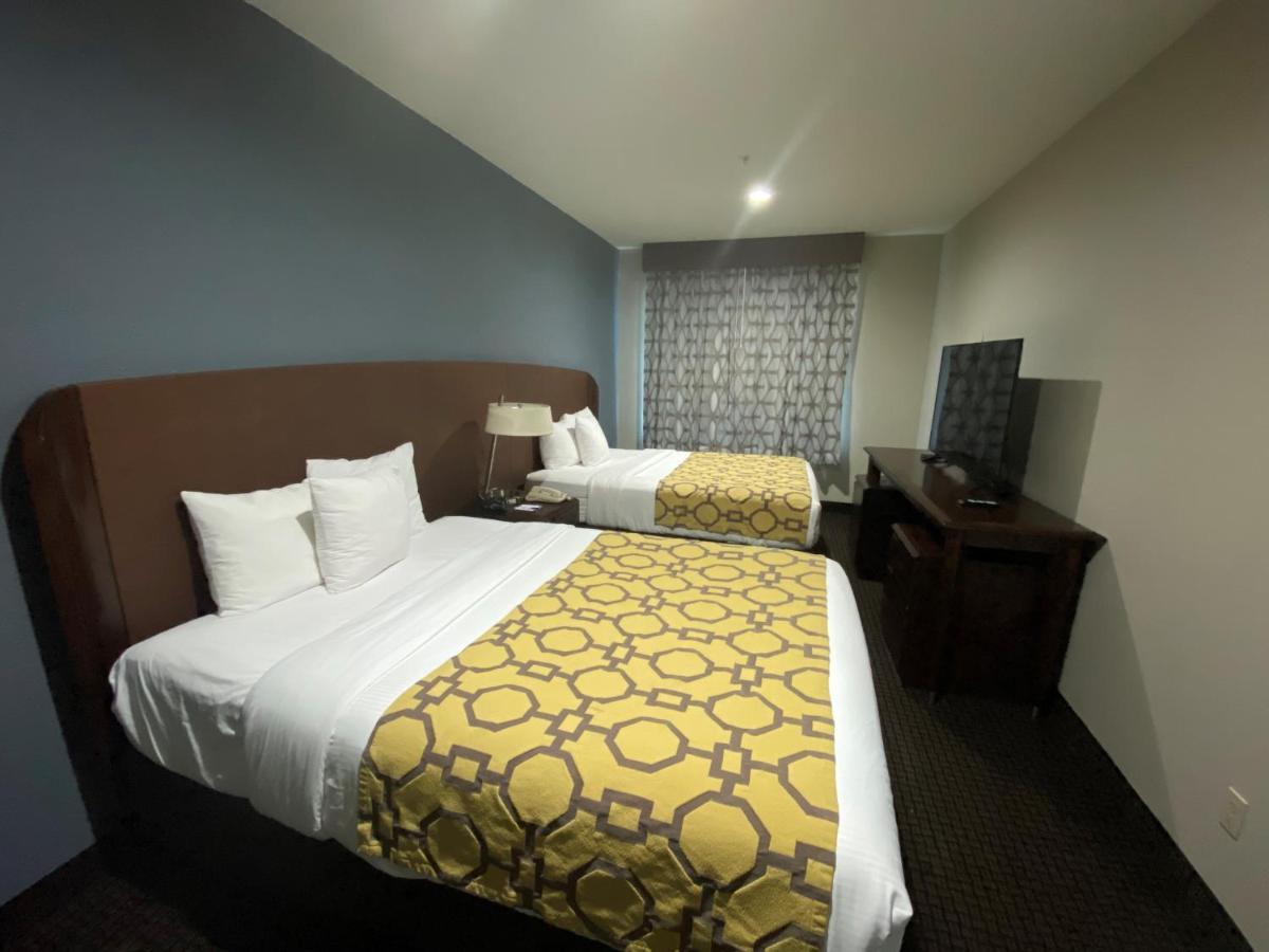 One-Bedroom Deluxe Suite Two Queen Beds Non-Smoking