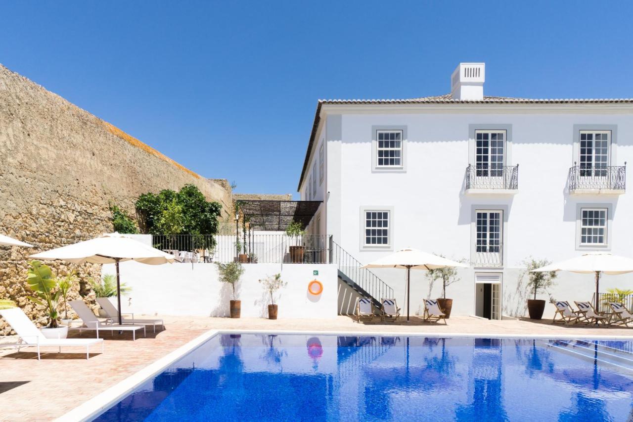 Suíte com Vista para a Piscina