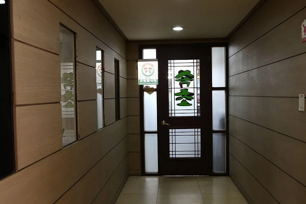 Namdaemun Palace Hotel-1