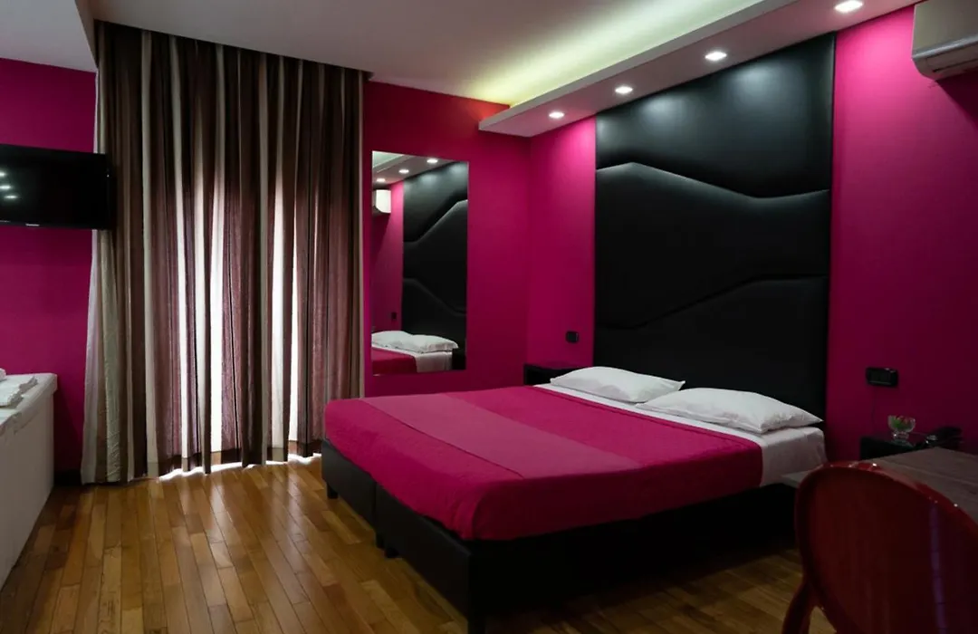 Sweet Central Hotel-1