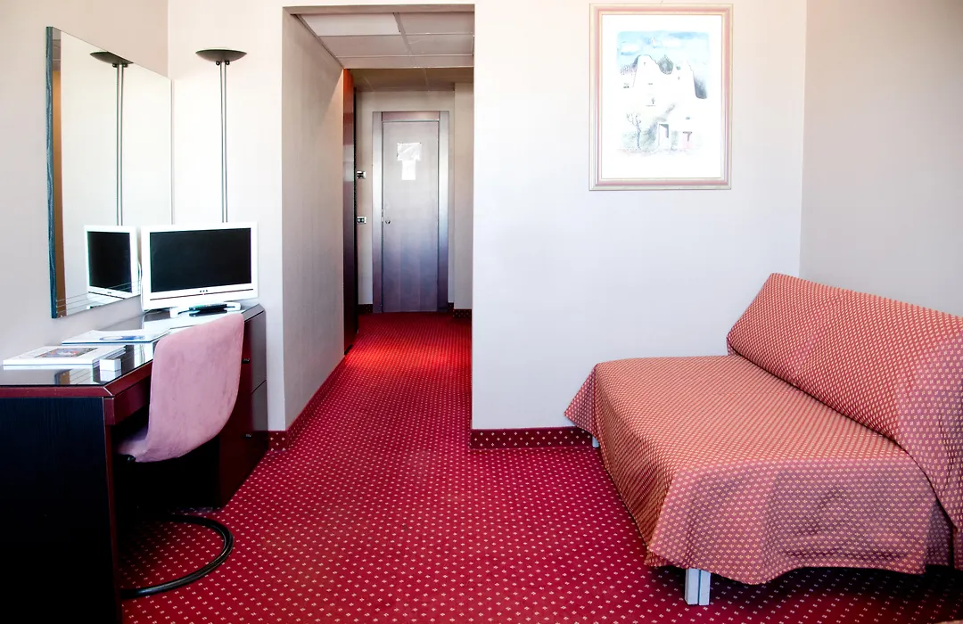 Hotel Boston-1