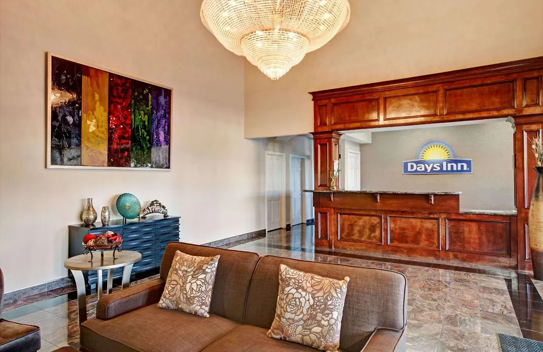 Days Inn & Suites By Wyndham Houston North - Spring-1