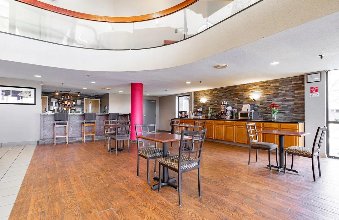 Ramada By Wyndham Columbus North-1