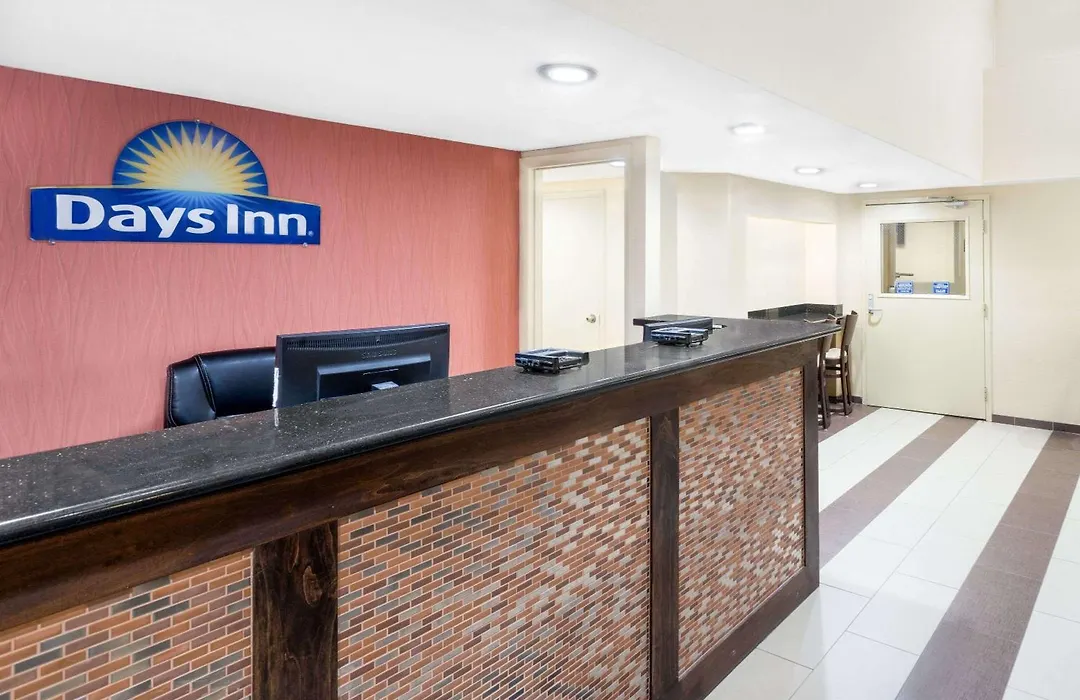 Days Inn By Wyndham Geneva/Finger Lakes-1