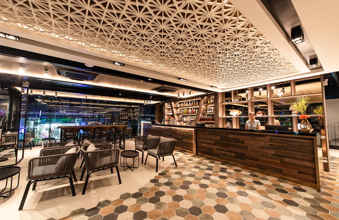 Blackwoods Hotel Pattaya - Sha Extra Plus-1