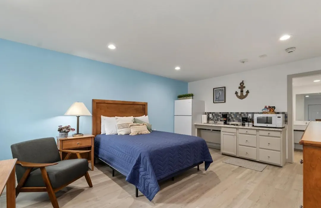 Extended Stay Gun Barrel City-1