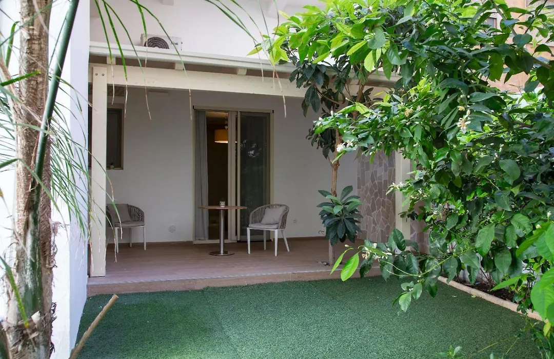 Lux Suite-1