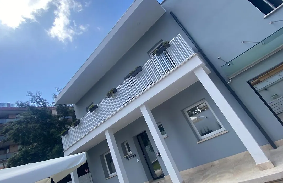 Grey House Guest House Luxury-1