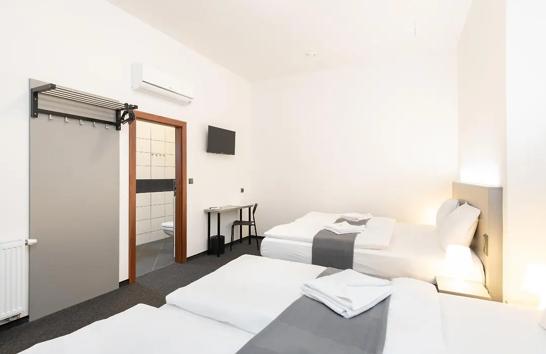Narodni Stay-1