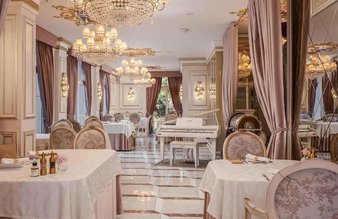 Hotel Colline De France-1