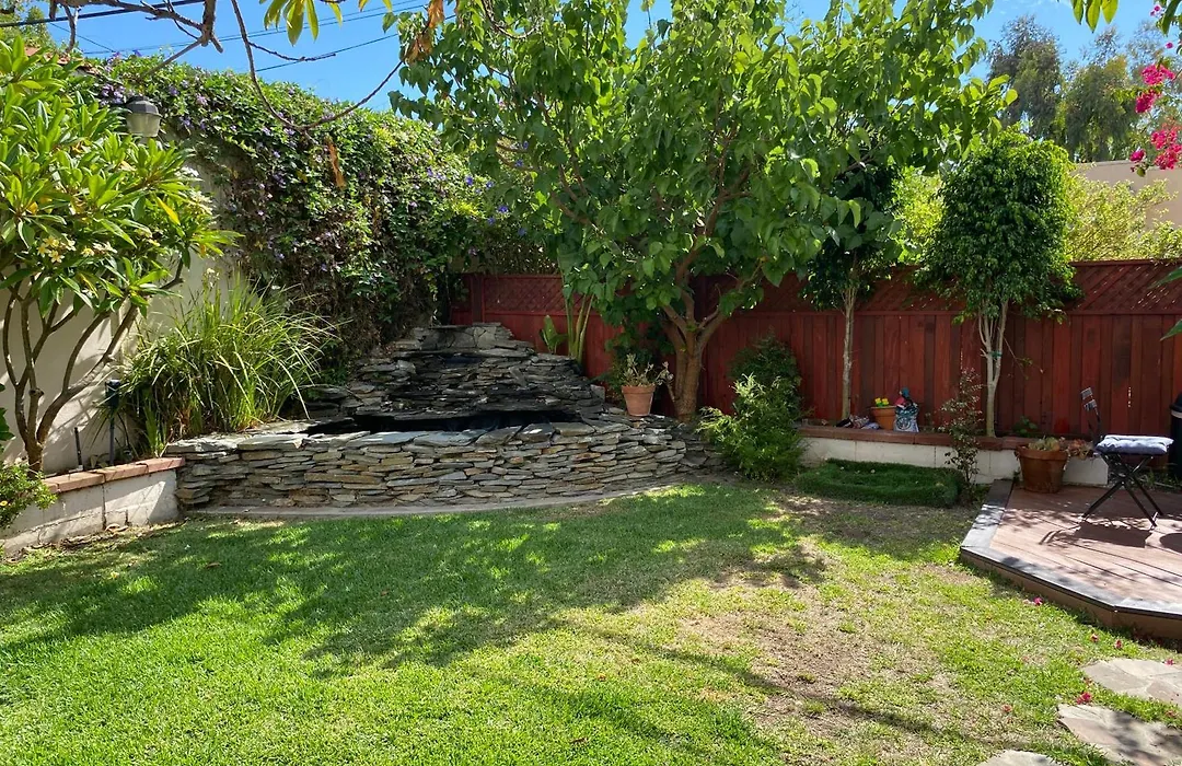 Beverly Hills 2Bd-1