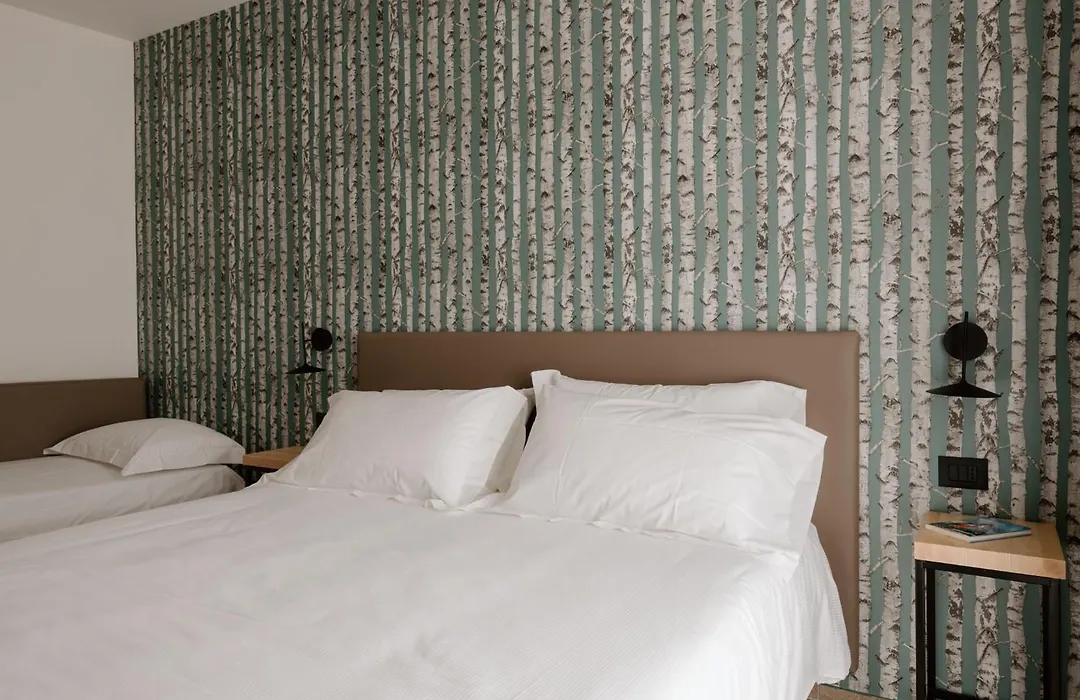 Belladonna Hotel-1