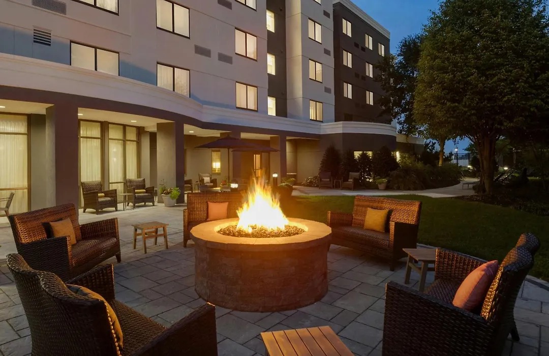 Courtyard Lancaster-1