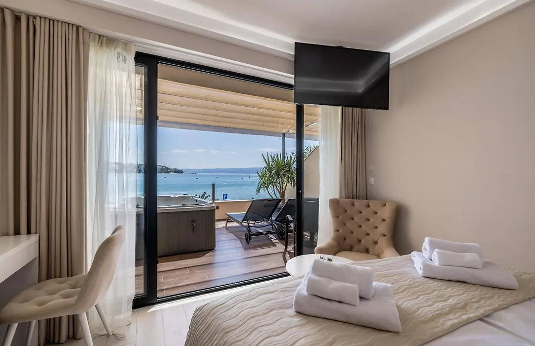 Sea View Luxury Rooms Seven Of Nine-1