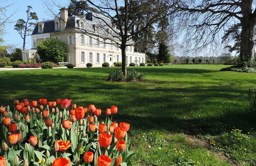 Chateau La Cheneviere-1