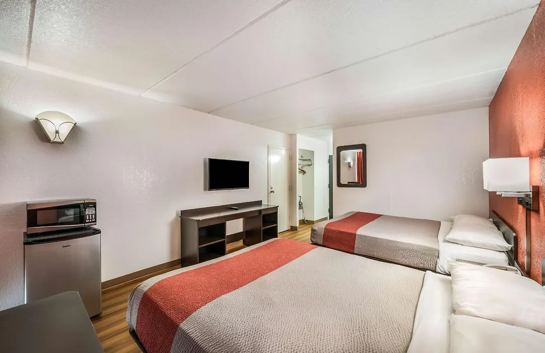 Motel 6-Henderson, Tx-1