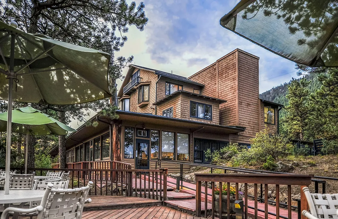 Historic Crags Lodge-1