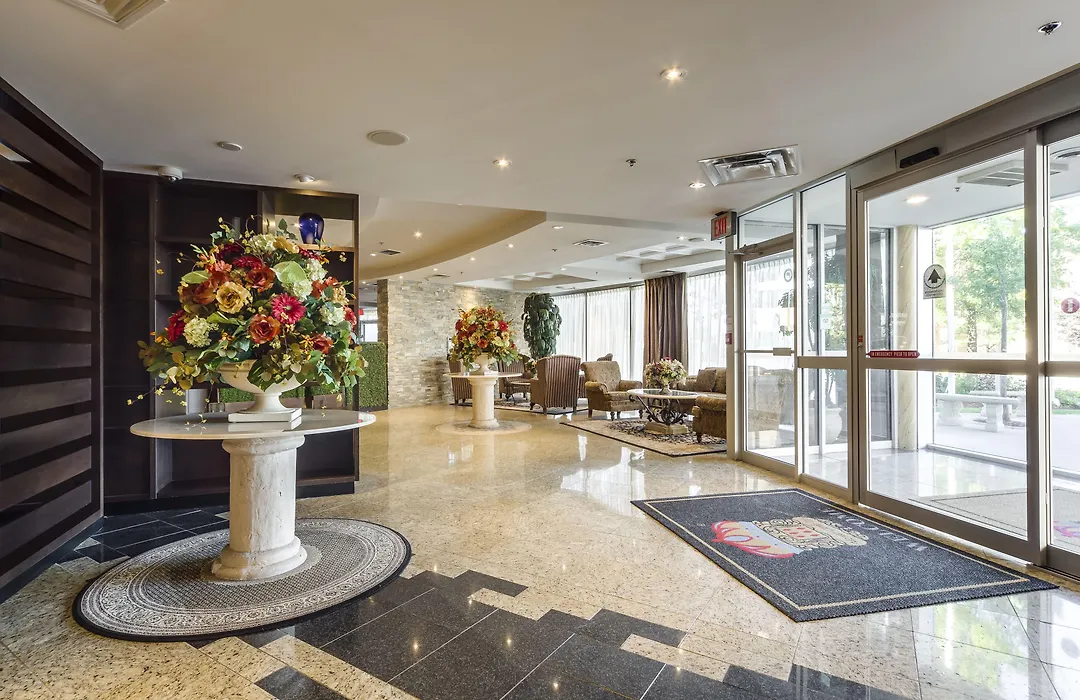 Monte Carlo Inn Airport Suites-1
