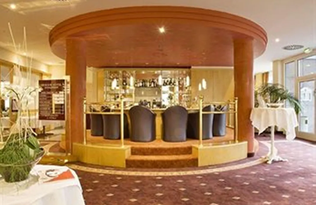 Erikson Hotel-1
