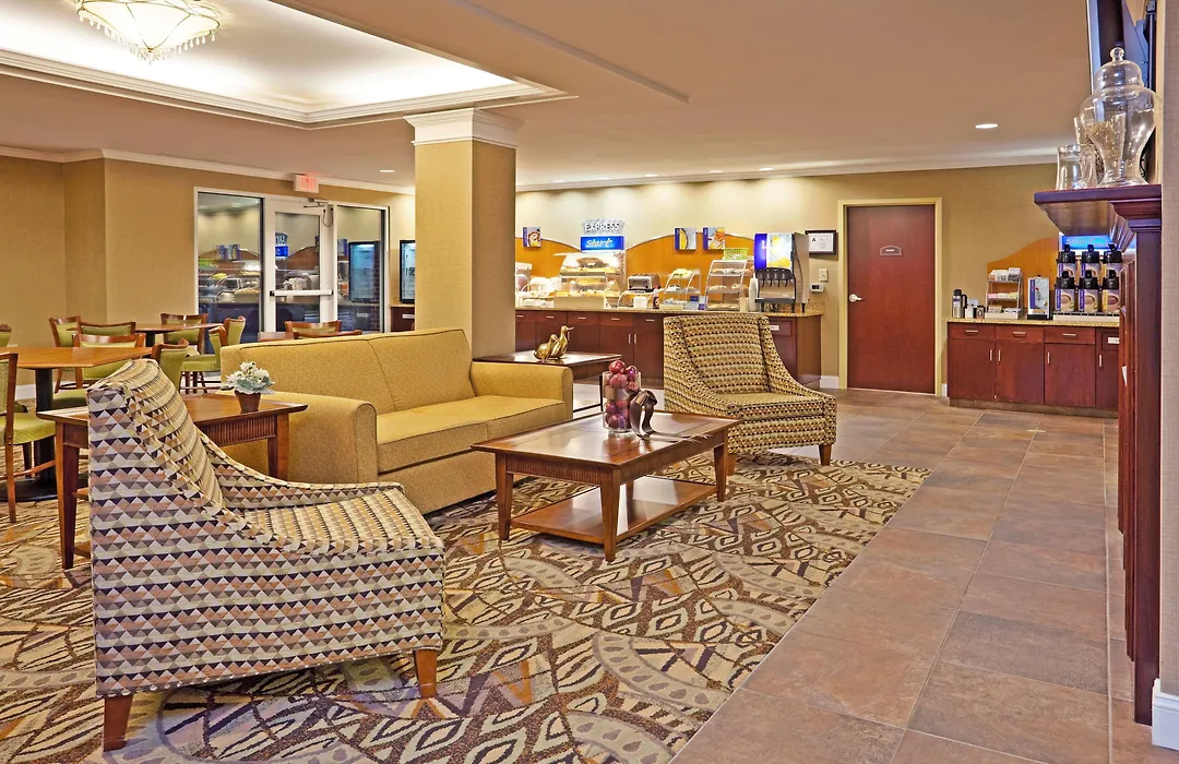Holiday Inn Express & Suites Southern Pines-Pinehurst Area By Ihg-1