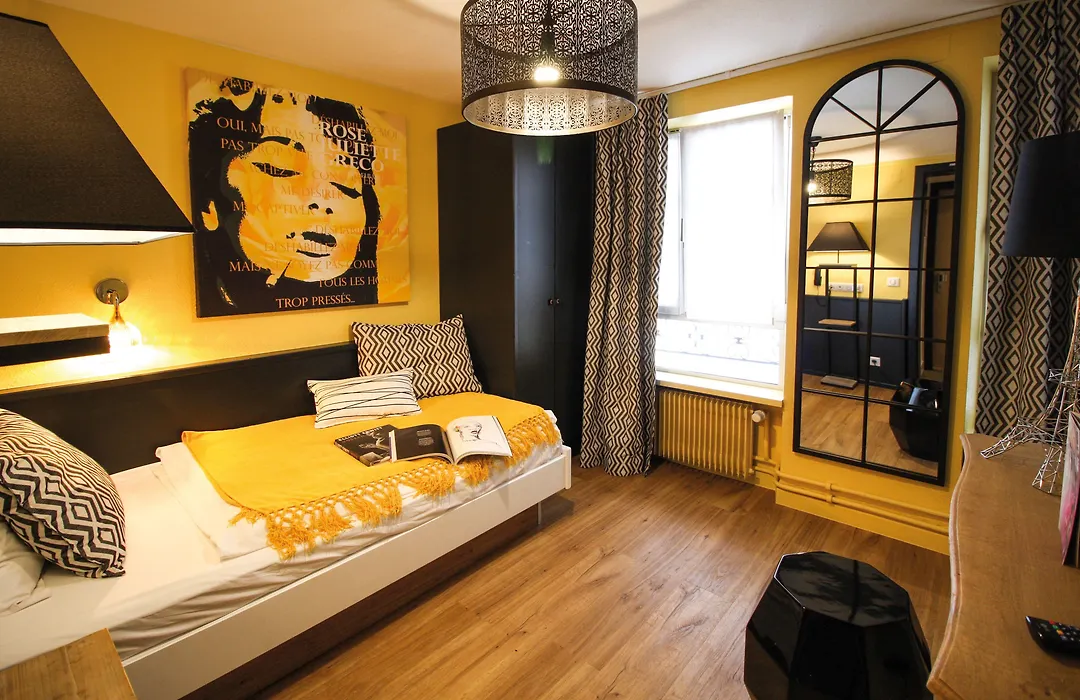 Hotel Roses-1