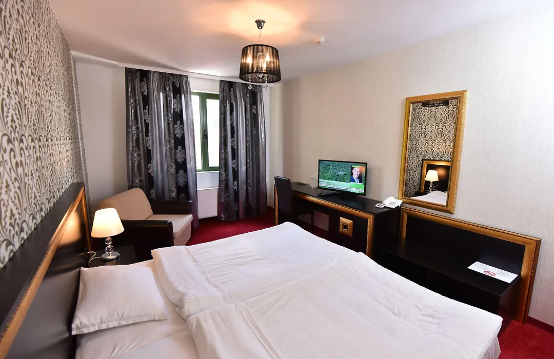 Hotel Elegance-1