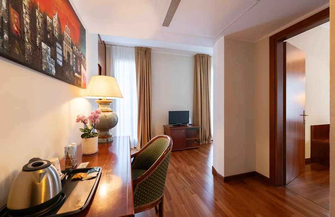 Hotel Raffaello-1