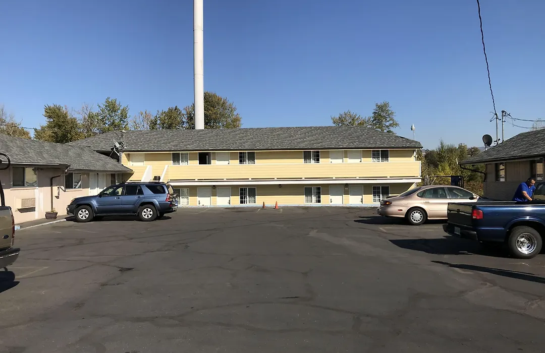 Relax Inn Of Medford-1