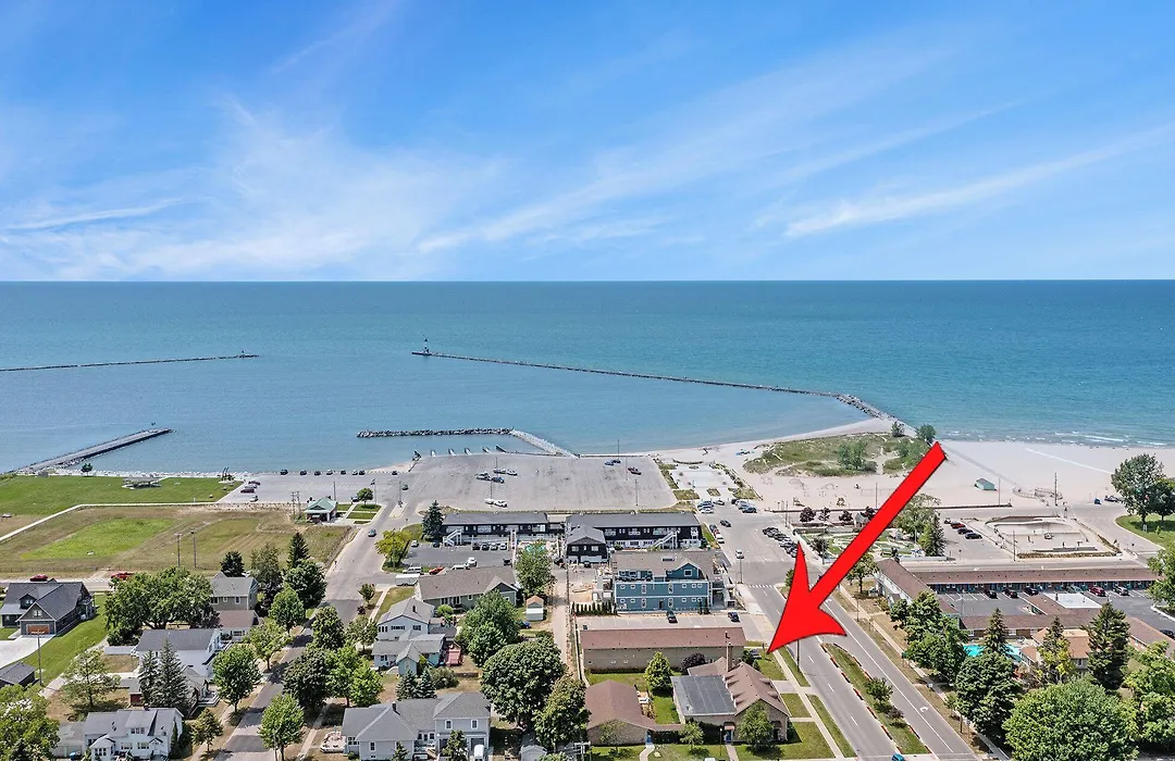 Ludington Pier House-1