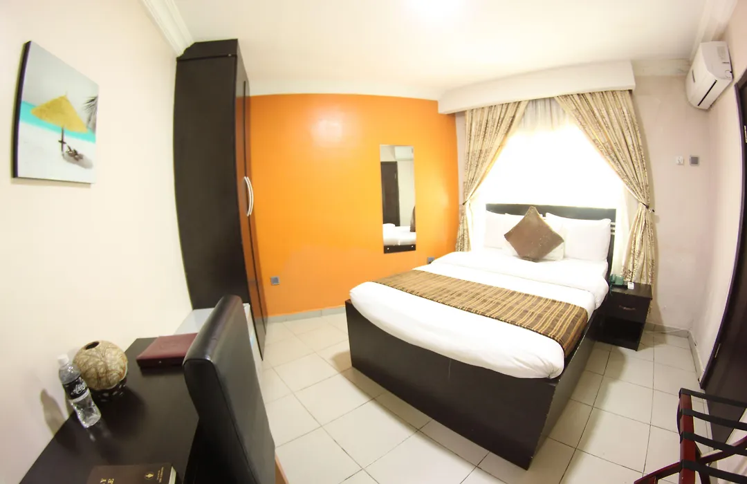 Celia'S Suites-1