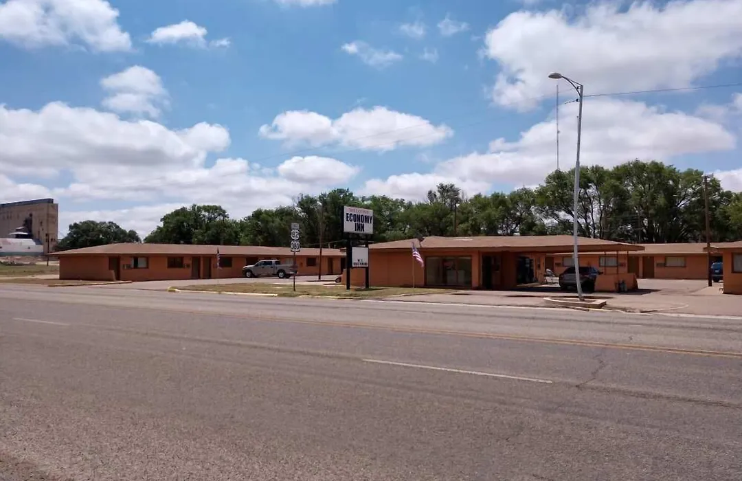 Economy Inn-1