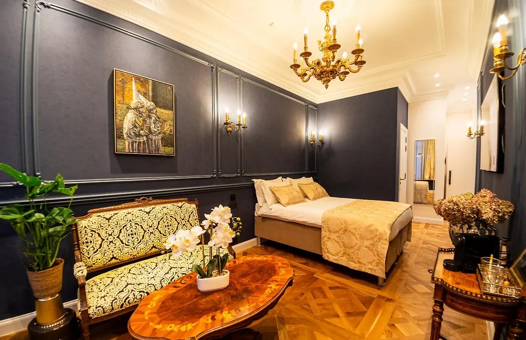 Hotel Leopold-1