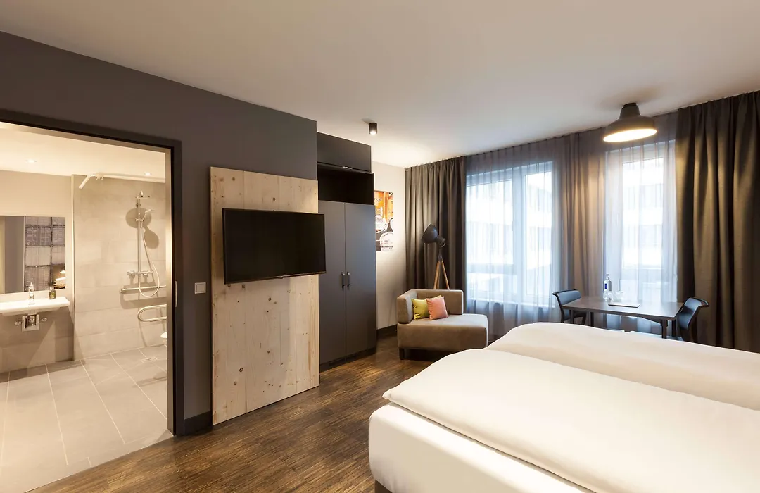 Vienna House Easy By Wyndham Bremen City-1